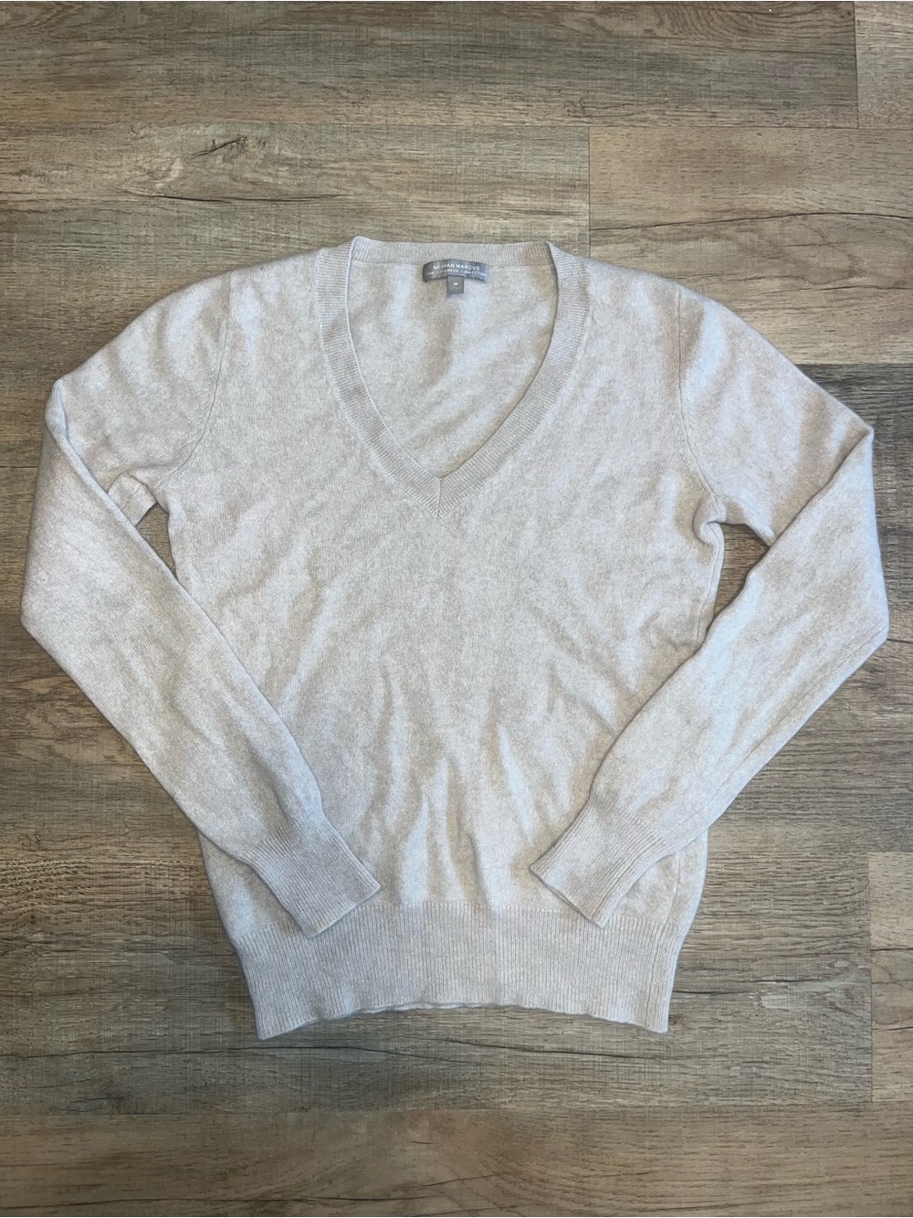 100% Cashmere Neiman Marcus Light Beige V-Neck Women's Sweater size M